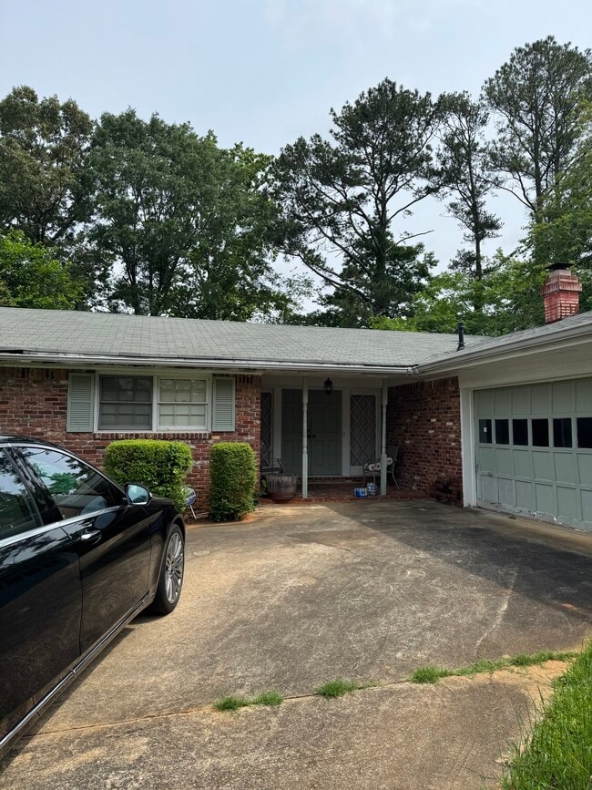 property at 4610 Weyburn Ln