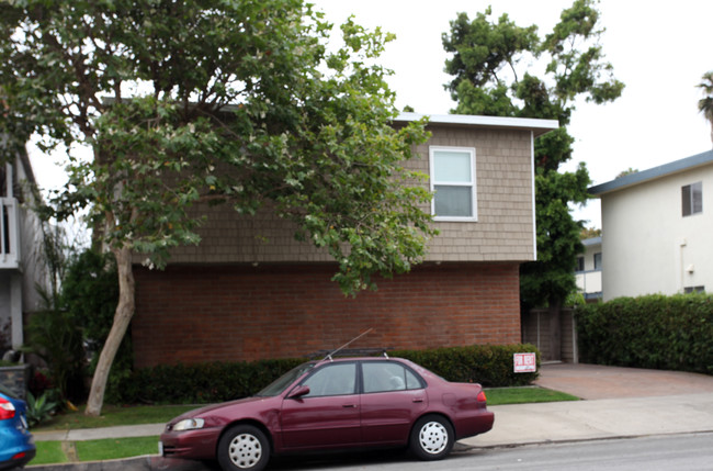 310 8th St in Huntington Beach, CA - Foto de edificio - Building Photo