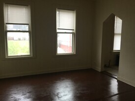 1120 W Hadley St in Milwaukee, WI - Building Photo