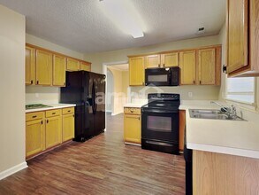 601 Crossing Dr in Durham, NC - Building Photo - Building Photo