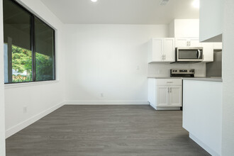 Amador Lakes Apartments in Dublin, CA - Building Photo - Building Photo