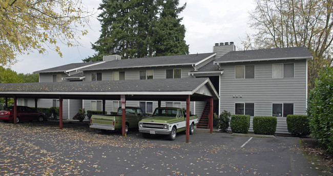 Shadow Park Apartments in Puyallup, WA - Building Photo - Building Photo