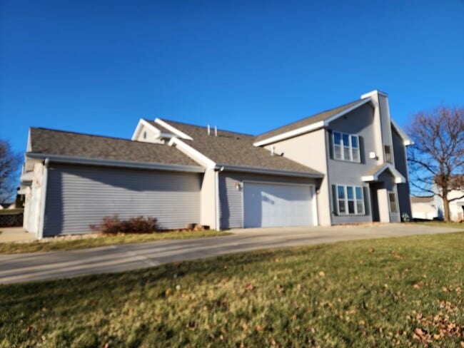 3076 Selkirk Dr in Sun Prairie, WI - Building Photo - Building Photo