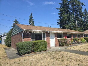 9205 Hipkins Rd SW in Lakewood, WA - Building Photo - Building Photo