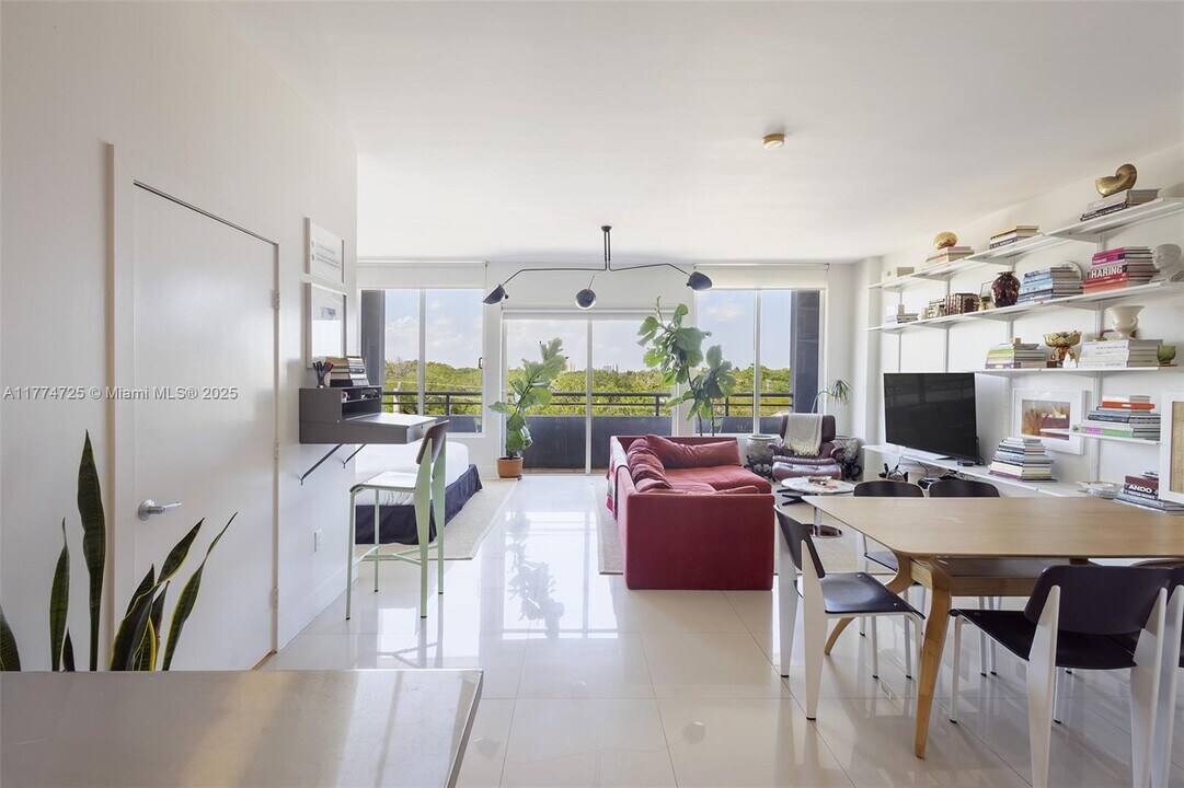 3250 Grand Ave in Miami, FL - Foto de edificio