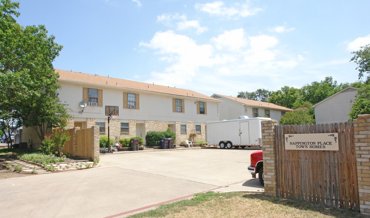 Sappington Place Townhomes in Fort Worth, TX - Foto de edificio