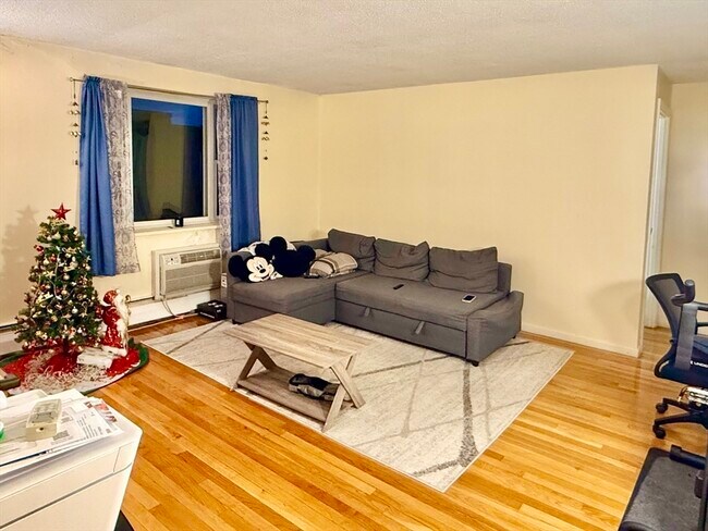 54 Colborne Rd, Unit #1 in Boston, MA - Building Photo - Building Photo