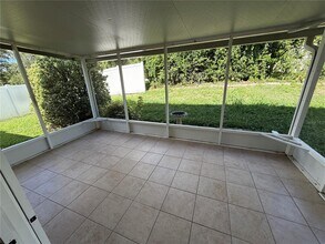 2134 Aitkin Loop in Leesburg, FL - Foto de edificio - Building Photo