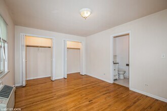 1322 W Lunt Ave in Chicago, IL - Building Photo - Building Photo