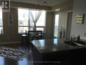 208-2208 Enfield Pl in Mississauga, ON - Building Photo - Building Photo