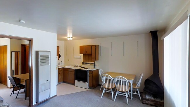 212 E White - Offboarded 01/14/2025 in Champaign, IL - Building Photo - Building Photo
