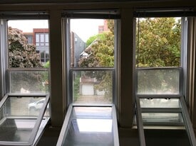 1527 N Jackson St, Unit Maison de Van Gogh - up3 in Milwaukee, WI - Building Photo