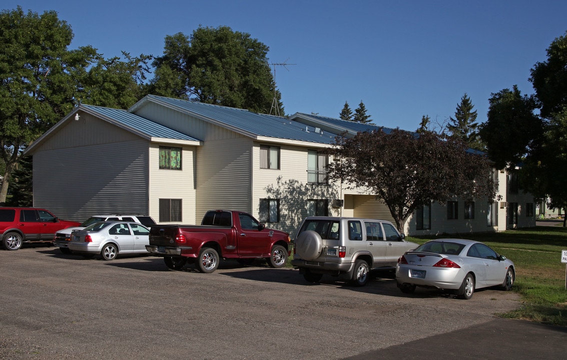 Meadowbrook Apartments in Gaylord, MN - Foto de edificio