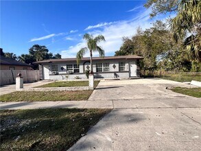 3137-3139 Lincoln Blvd in Ft. Myers, FL - Building Photo - Building Photo