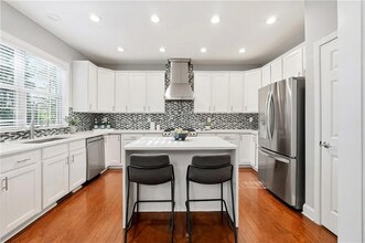 3655 E Paces Walk in Atlanta, GA - Foto de edificio - Building Photo