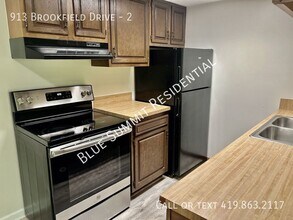 913 Brookfield Dr in Mansfield, OH - Building Photo - Building Photo