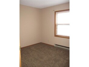 325 W 9th St in New Richmond, WI - Building Photo - Building Photo
