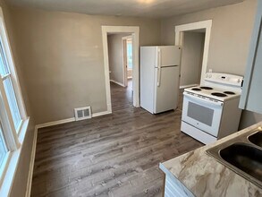 7006 Worley Ave in Cleveland, OH - Building Photo - Building Photo