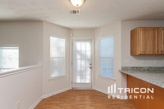 19021 Kanawha Dr in Cornelius, NC - Foto de edificio - Building Photo