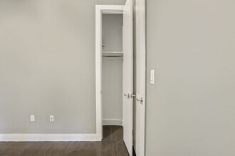 60 New York Ave-Unit -D in New York, NY - Building Photo - Building Photo