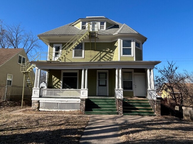 property at 914 23rd St