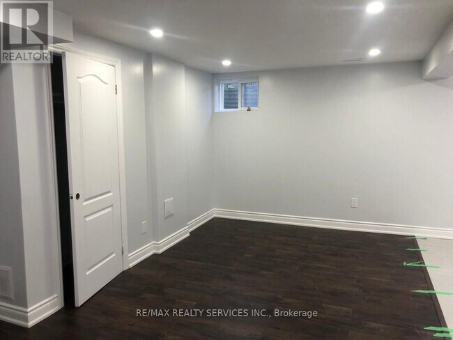 117 Brentwood Dr in Brampton, ON - Building Photo - Building Photo