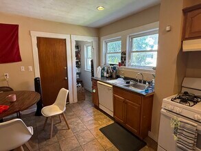 289 Foster St in Boston, MA - Building Photo - Building Photo
