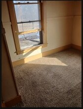 304 N 22nd St, Unit Nice /StylishApartment in Mattoon, IL - Building Photo - Building Photo