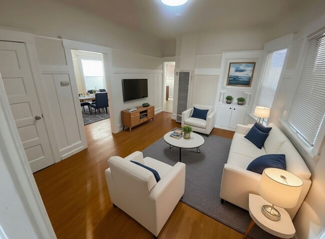 property at 809-811 26th St