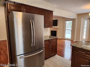 492 Buttercup Dr in Rochester Hills, MI - Building Photo - Building Photo