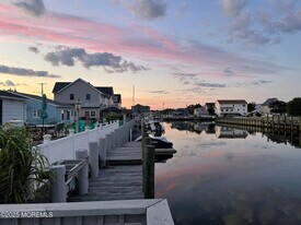 1121 Cape May Dr in Forked River, NJ - Building Photo