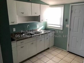 2409 Greenbelt Dr in Lansing, MI - Building Photo - Building Photo
