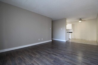 Gilford Apartments in Edmonton, AB - Building Photo - Building Photo