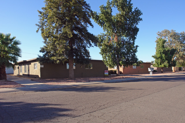 Palmaire Gardens in Glendale, AZ - Building Photo - Building Photo