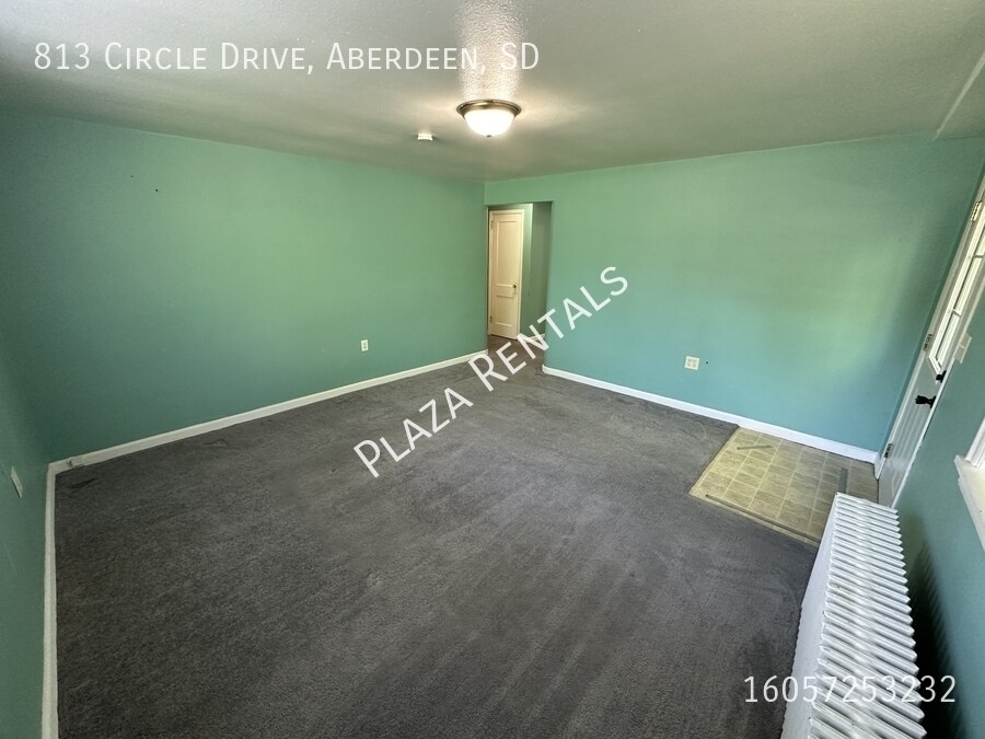 1101 N 1st St in Aberdeen, SD - Building Photo