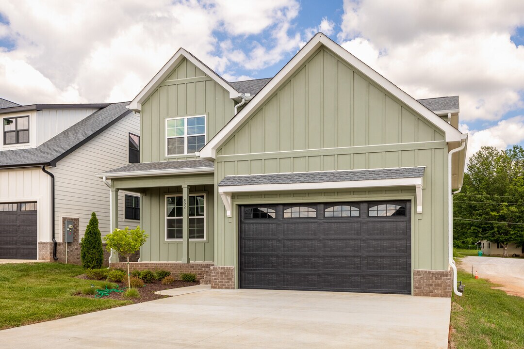 592 River Watch Way in Winchester, TN - Building Photo