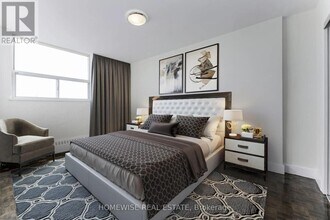 2570-2570 Kingston Rd in Toronto, ON - Building Photo - Building Photo