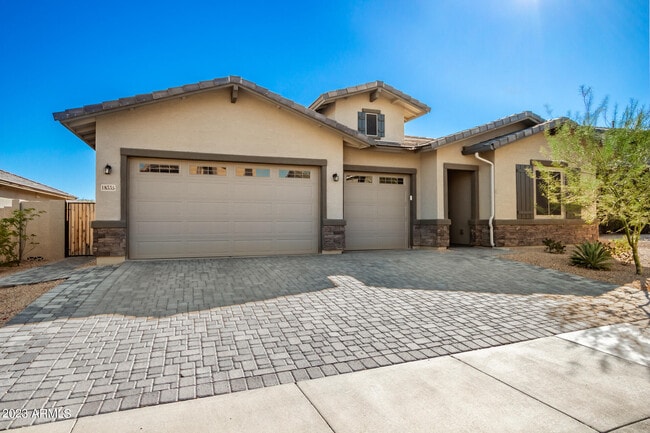 18335 W Summerhaven Dr in Goodyear, AZ - Building Photo - Building Photo