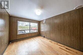83 Deep Dene Dr in Toronto, ON - Building Photo - Building Photo