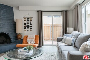 329 Rosemont St in San Diego, CA - Building Photo
