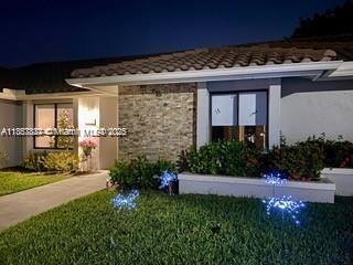 10131 NW 13th St in Plantation, FL - Foto de edificio