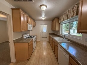 8826 Fair Oaks Blvd in Carmichael, CA - Building Photo - Building Photo