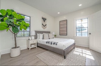 1842 W 50th St in Los Angeles, CA - Foto de edificio - Building Photo