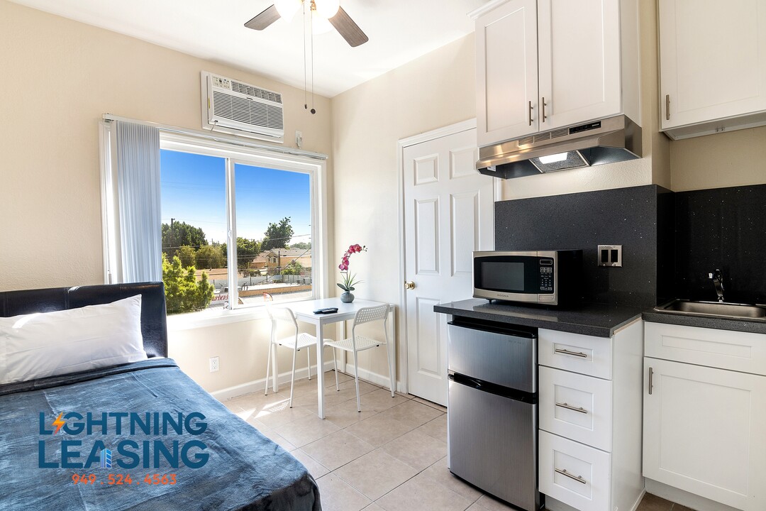 5117-5123 S Avalon Blvd in Los Angeles, CA - Building Photo