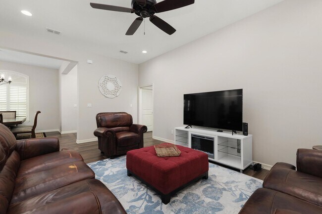 6109 Teak Ave in Harlingen, TX - Foto de edificio - Building Photo