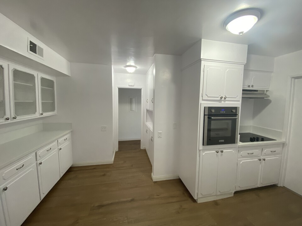 637 Fairview Ave in Arcadia, CA - Building Photo