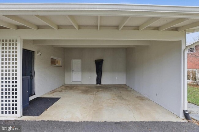 6616 Beverly Ave in McLean, VA - Building Photo - Building Photo