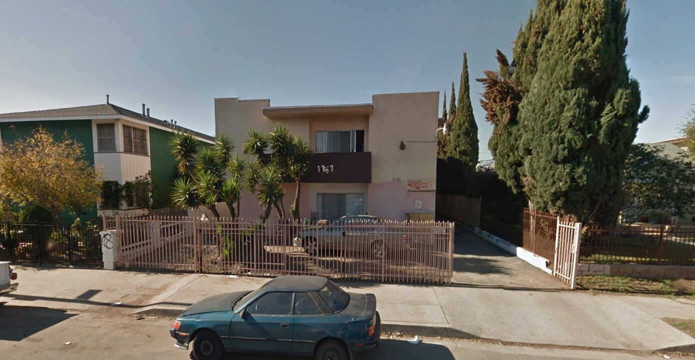 1757 S Longwood Ave in Los Angeles, CA - Foto de edificio