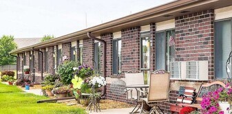 858 8th St SE in Altoona, IA - Building Photo