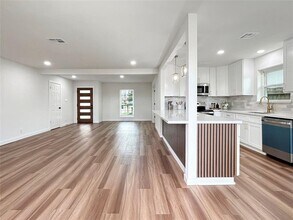 9603 Philmont Dr in Houston, TX - Building Photo - Building Photo